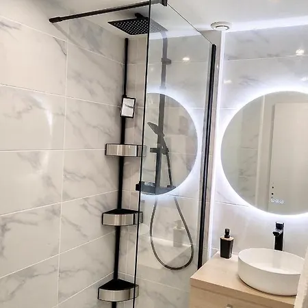 アパート Graziella 99 *