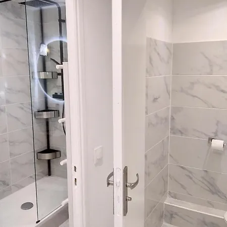 Graziella 99 アパート *